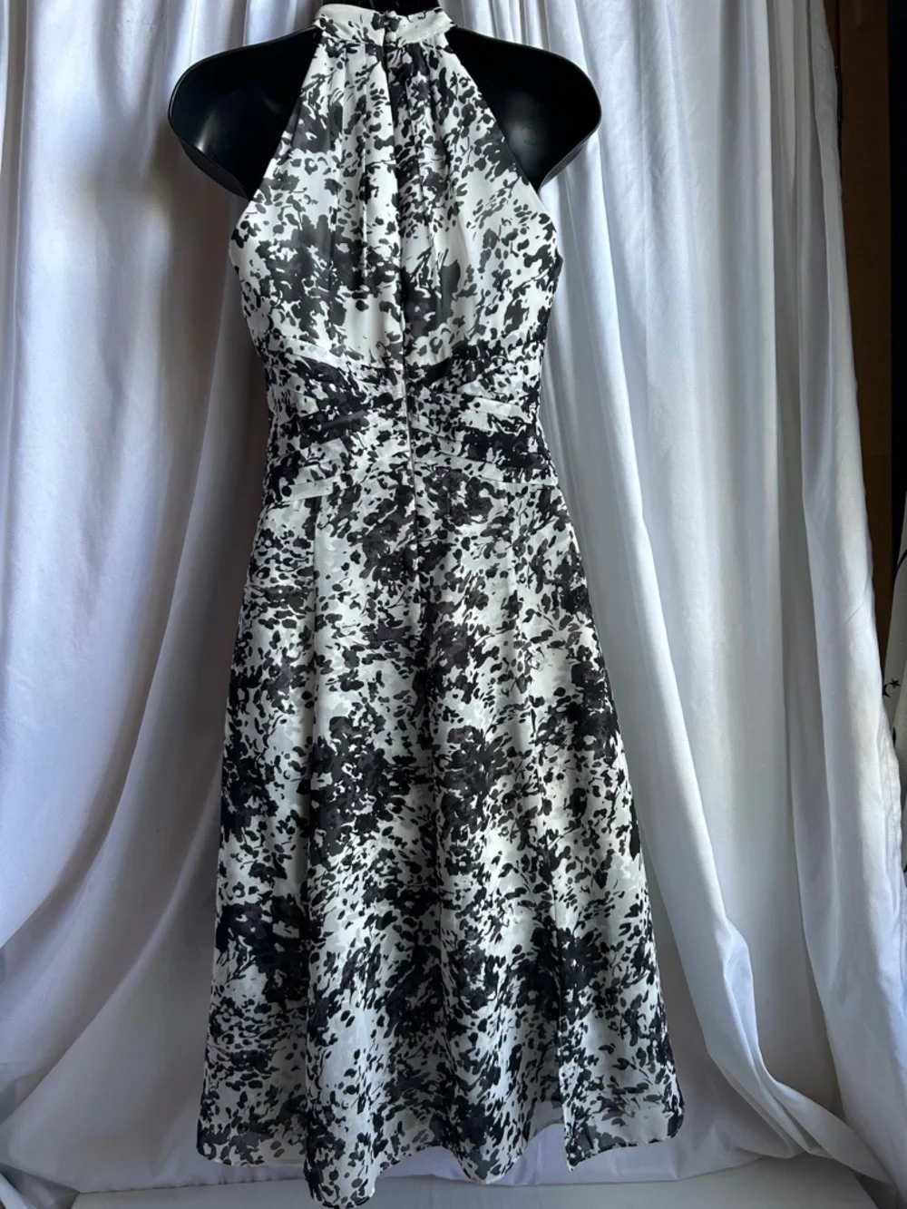 White House Black Market Chifon Halter Floral-Print Midi Dress - Picture 4 of 15